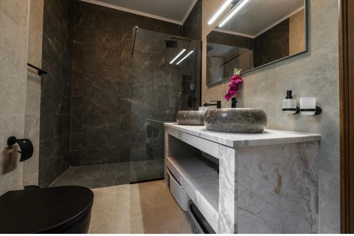 Luxury Apartment Vasilisa Kotor Eksteriør bilde