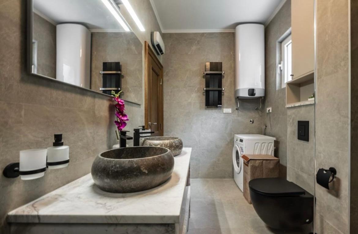 Luxury Apartment Vasilisa Kotor Eksteriør bilde