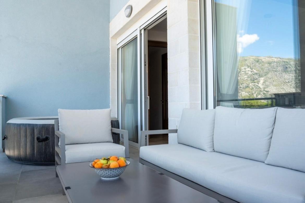 Luxury Apartment Vasilisa Kotor Eksteriør bilde